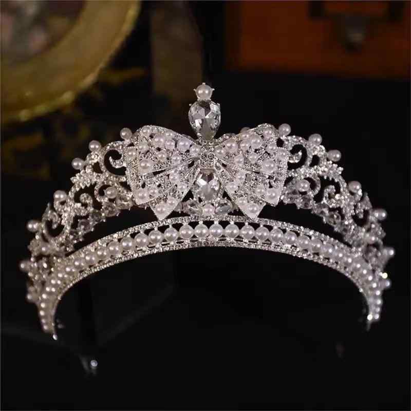 ティアラ レディース 王冠 ヘッドドレス 髪飾り ヘアアクセサリー 結婚式 披露宴 前撮り 花嫁 プリンセ..