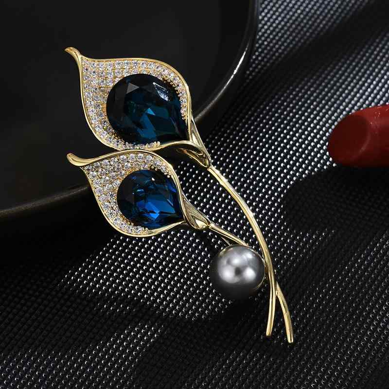 ブローチ レディース カラー 花モチーフ 高級感 ジルコニア クリスタル ピン バッジ アクセサリー ジュエリー 華やか 電気メッキ加工 金 ゴールド パーティー 結婚式 普段使い アンティーク レトロ おしゃれ コサージュ