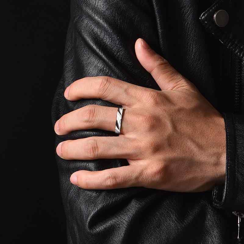・金属素材: 925シルバー・素材: シルバーアクセサリー・リングサイズ: 開口部調節可能・性別: ユニセックス