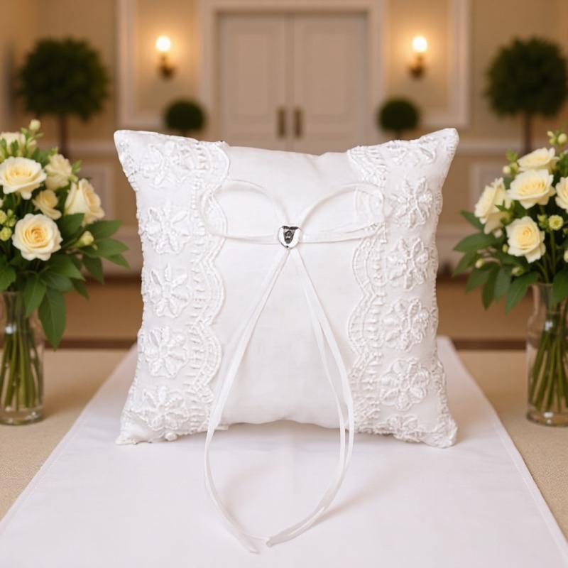 ・カテゴリ: ウェディング用品・主な素材: サテン、ポリエステルテープ・カラー展開: ホワイト・サイズ: 20×20cm、15×15cm・利用シーン: 結婚式