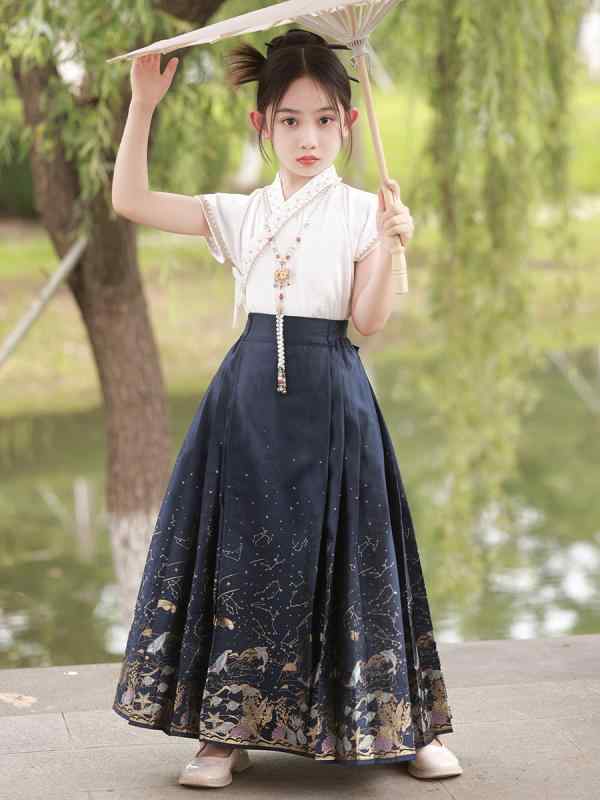 唐装 セットアップ 女の子 子供 漢服 中国風 中華風 チャイナドレス プリーツスカート 演出服 発表会 舞台衣装 夏 上下セット 半袖 ボタン 民族衣装 コスチューム 赤 紺 伝統的 ポリエステル 快適 涼しい 華やか かわいい(4.0)