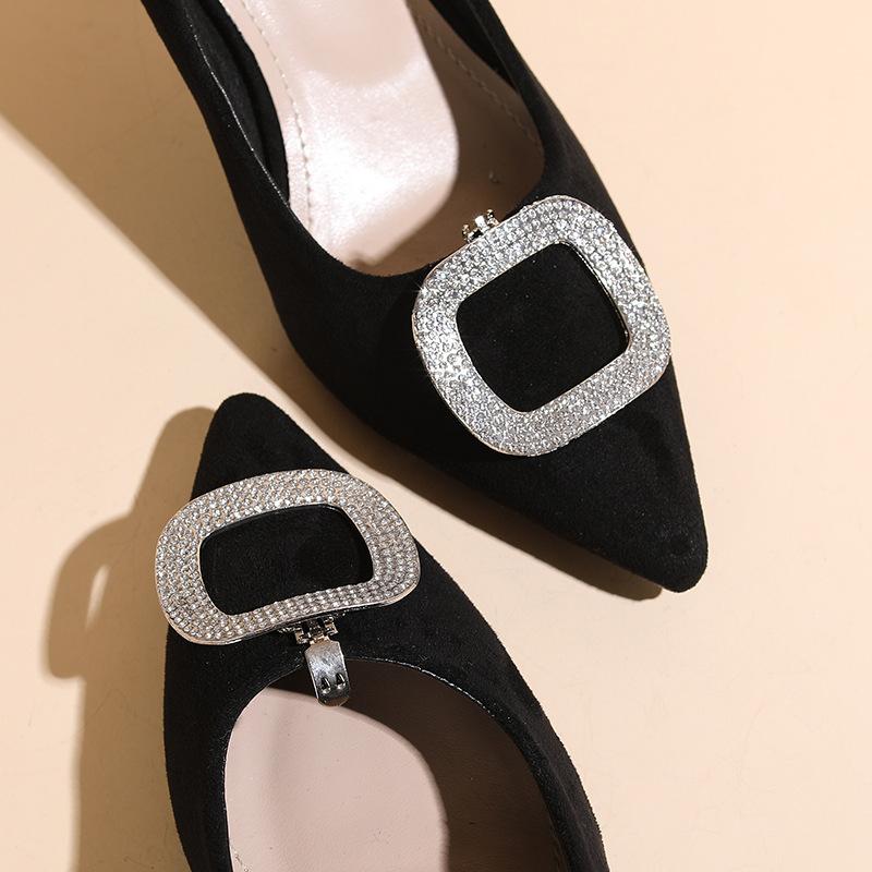 シューズアクセサリー レディース パンプス 靴飾り 取り外し スクエア ジルコニア ビジュー ラインストーン キラキラ 結婚式 ブライダル パーティー 高級感 シルバー グレー オールシーズン 付け替え 華やか