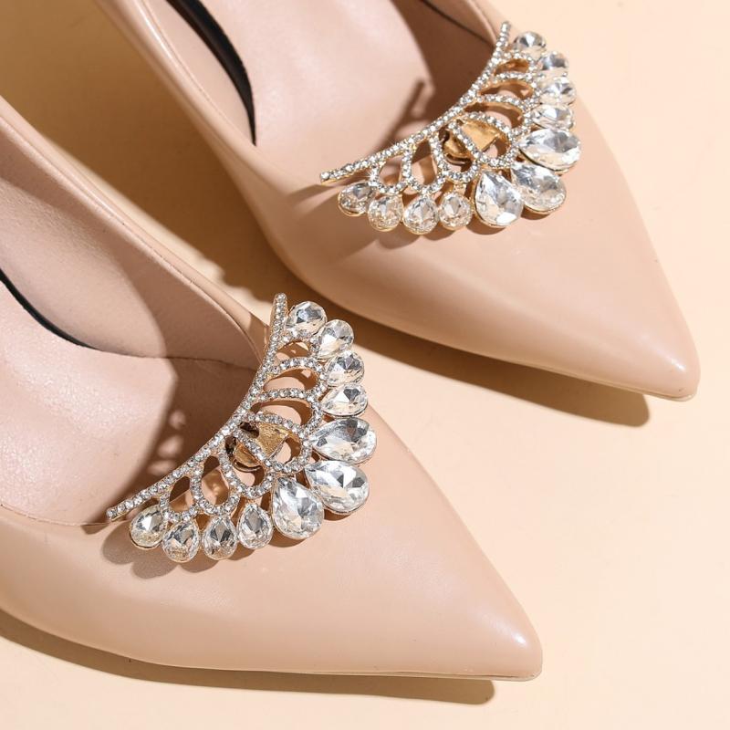 シューズアクセサリー レディース 靴飾り 王冠 大ぶり ラインストーン ビジュー ジルコニア キラキラ 着脱 結婚式 ウェディング ブライダル パンプス ハイヒール サンダル オールシーズン シルバー 華やか 高級感