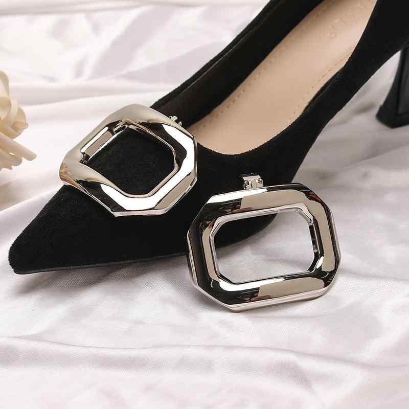シューズアクセサリー メンズ レディース 靴 金属製 バックル スクエア型 正方形 着脱式 デコレーション パーツ シルバー 銀 スニーカー パンプス ローファー オールシーズン オールシーズン 上品 高級感 おしゃれ 華やか アレンジ 付け替え