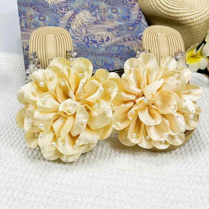 パーツ メンズ レディース シューズアクセサリー 髪飾り バッグチャーム 布製 パール フラワーモチーフ コサージュ DIY ハンドメイド 手芸 素材 大ぶり ブラック アプリコット オールシーズン 高級感 かわいい おしゃれ 華やか 雑貨 小物