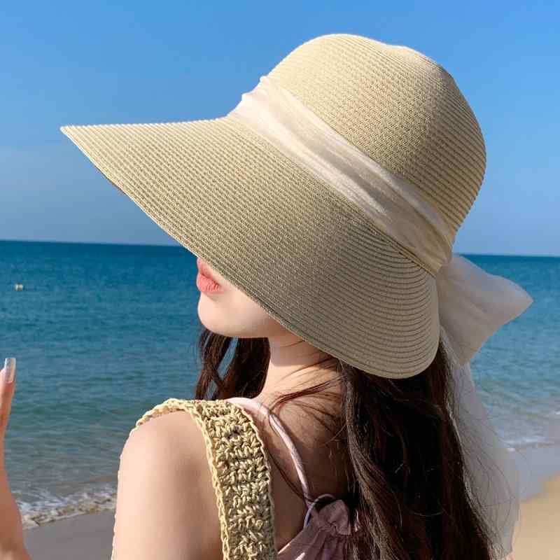 ・カテゴリ: 麦わら帽子・帽子の形状: 丸天・つばの形状: 広つば・カラー展開: ベージュ、カーキ、ブラック・サイズ: フリーサイズ（約54-58cm）・機能: UVカット、通気性、防風、日除け、防虫・スタイル: ビジネス、エレガント、カジュアル、シンプル、スポーティー・スタイル分類: ファッション、通勤・加工: 機械刺繍