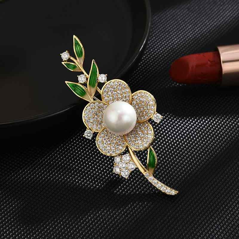 ブローチ レディース コサージュ 桃の花 リーフ 植物 ボタニカル 銅 ジルコニア ゴールド グリーン ピンク 春夏 高級感 上品 エレガント きれいめ 大人 かわいい 通勤 フォーマル パーティー 飾り ピン 華やか