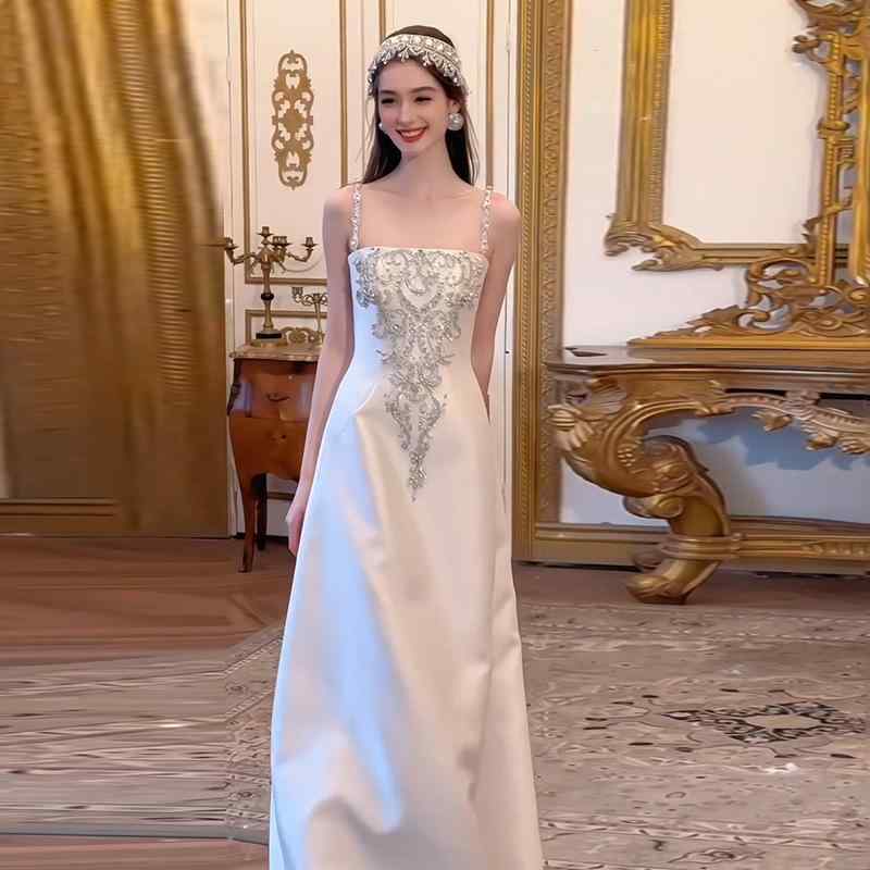 ウェディングドレス レディース パーティードレス 結婚式 二次会 フォトウェディング レトロ サテン フレンチ エレガント キャミソール アイボリー オフホワイト 春夏 ロング丈 スリム ノースリーブ 軽量 光沢感 上品
