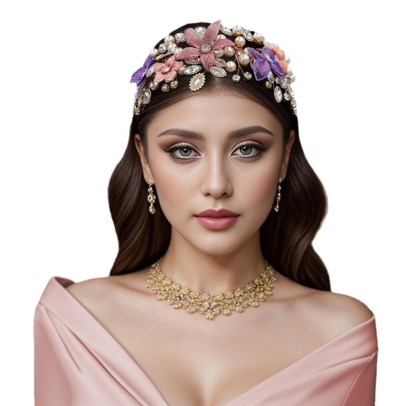 ・カテゴリ: ヘアアクセサリー・素材: ラインストーン・カラー: ゴールド・スタイル: 個性的、エキセントリック・対象: レディース・モチーフ: 花、蓮、蘭、桃、植物