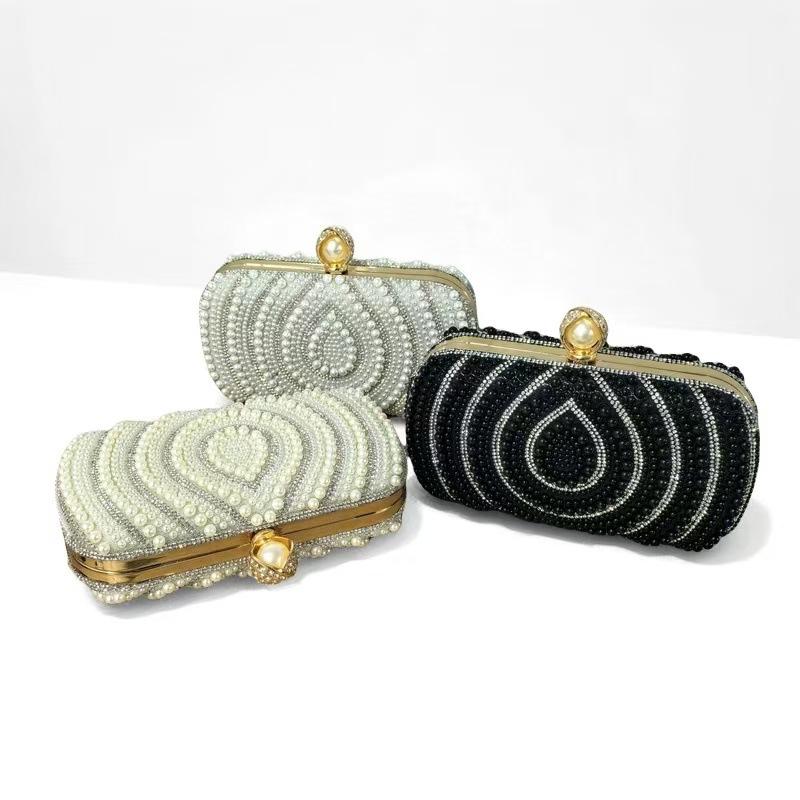 クラッチバッグ レディース 鞄 手提げ 冠婚葬祭 結婚式 二次会 パーティー チャイナドレス レトロ ヴィンテージ風風 スクエア 横型 ホワイト オフホワイト ブラック フェイクパール 華やか 上品 高級感 エレガント フォーマル お呼ばれ 披露宴 ポーチ