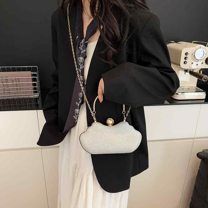 ショルダーバッグ レディース カバン クラッチ ハンド チェーン 結婚式 二次会 披露宴 パール ビジュー ラインストーン キラキラ スクエア ボックス型 小さめ フェイクレザー PU 合成皮革 金 銀 黒 フォーマル 高級感 春夏