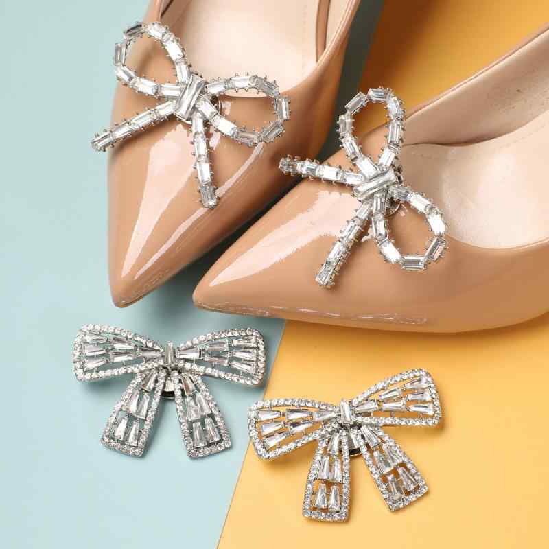 シューズクリップ レディース 結婚式 パーティー お呼ばれ ラインストーン リボン 蝶結び ビジュー キラキラ 高級感 取り外し 靴飾り パンプス サンダル ウェディング ブライダル 華やか 上品 シルバー ゴールド 花嫁 春夏