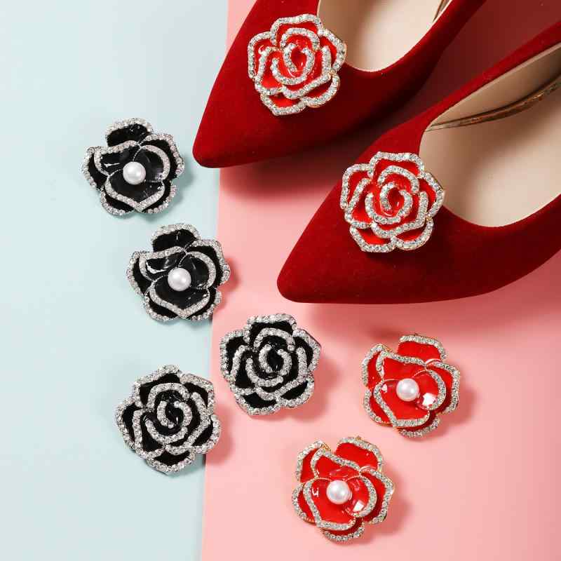 シューズアクセサリー メンズ レディース 取り外し可能 ビジュー ラインストーン 金属製 薔薇 サンフラワー 華やか おしゃれ キラキラ 普段使い 結婚式 パーティー パンプス スニーカー ブーツ レッド ブラック 高級感 かわいい