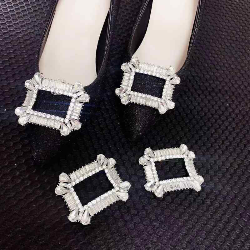 シューズアクセサリー レディース 靴飾り パンプス シューパーツ ビジュー ラインストーン クリスタル 取り外し可能 ワンタッチ 華やか 結婚式 パーティー お呼ばれ 春夏 秋冬 ハイヒール サンダル ブーツ 亜鉛合金 高級感