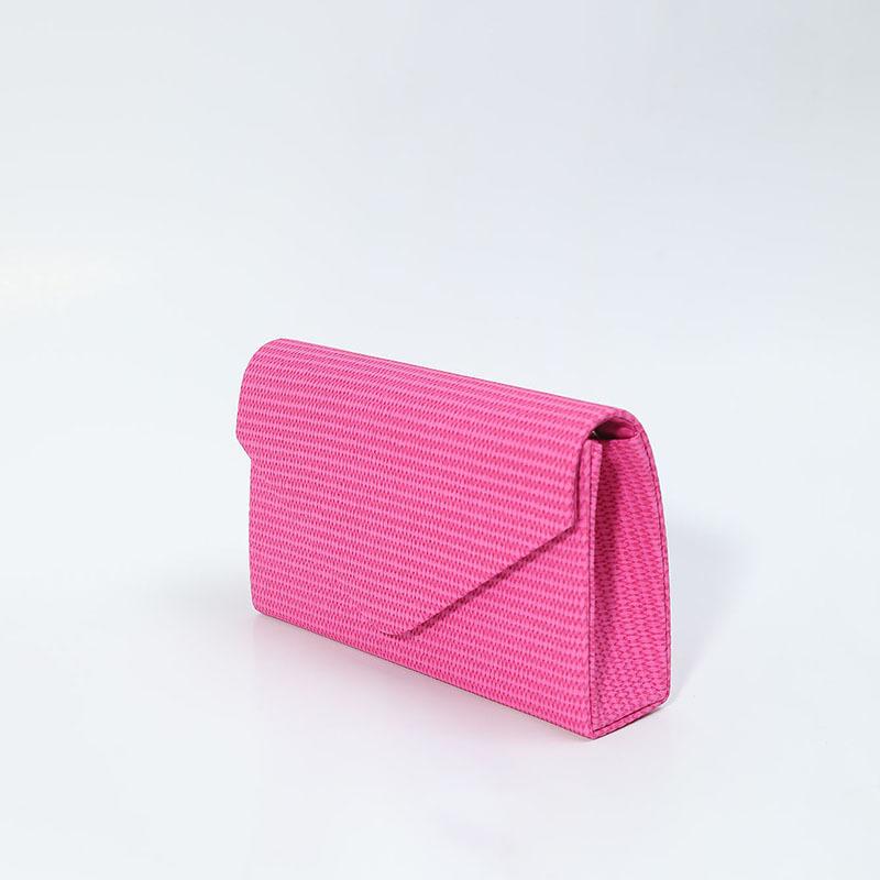 ショルダーバッグ レディース 合成皮革 斜めがけ 肩掛け 手提げ鞄 クラッチ ミニサイズ スクエア型 小さめ 軽量 幾何学模様 格子柄 シンプル 普段使い 通勤 フェイクレザー ポリエステル キャメル 紫 ローズ キャンディカラー 秋冬