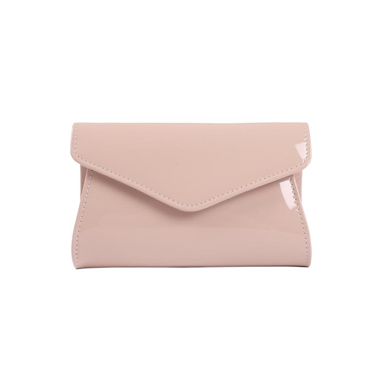 ハンドバッグ レディース クラッチ スクエア かばん 鞄 エナメル 光沢 PUレザー チェーン ショルダー 肩掛け キルティング ステッチ ミニ 小さめ パーティー 結婚式 普段使い ブラック カーキ イエロー 高級感 きれいめ 上品