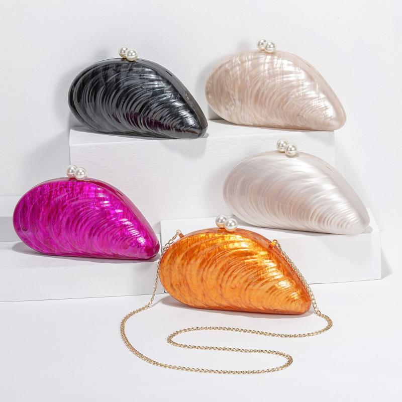 ショルダーバッグ レディース ハンド クラッチ 鞄 肩掛け 斜めがけ 貝殻 アクリル 楕円 オーバル ハードケース 高級感 レトロ パーティー 結婚式 二次会 秋冬 マグネット開閉 シェル シャンパン ブラック