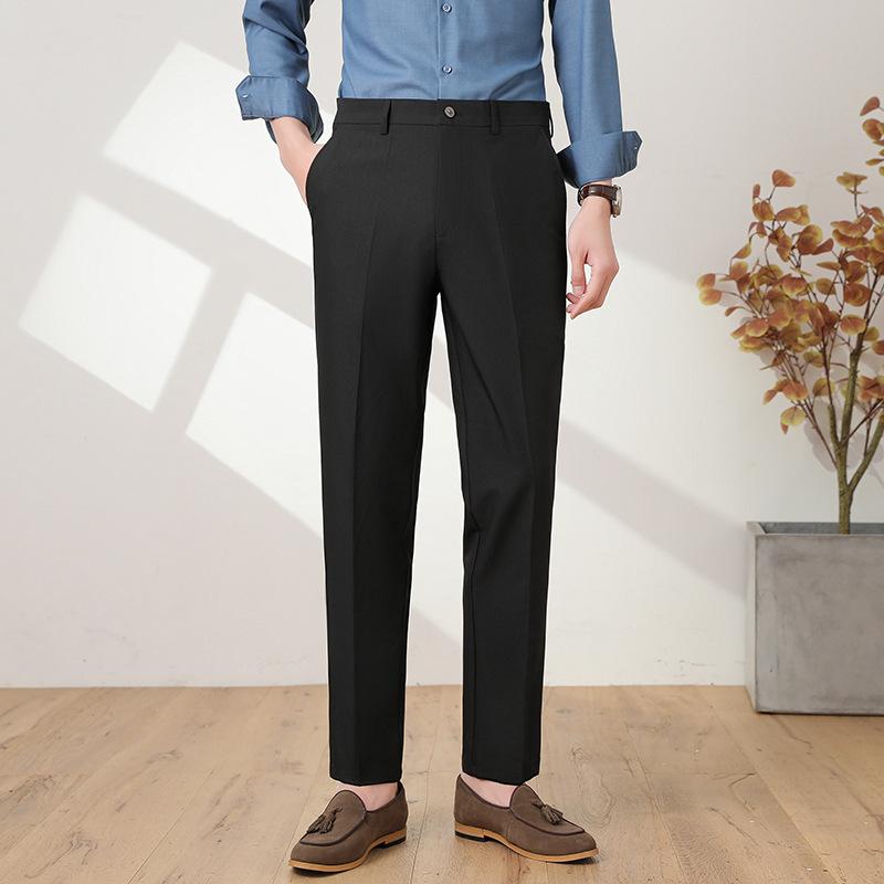 ・カテゴリ: スラックス・スタイル: ライトビジネス・パンツ形状: ストレート・素材: ポリエステル 77.3%、ビスコース 17%、ポリウレタン 5.7%・着用シーン: デイリー・対象: ユース、大人・詳細: ポケット装飾・カラー展開: ブラック、ネイビー・サイズ展開: 28, 29, 30, 31, 32, 33, 34, 36, 38・性別: メンズ