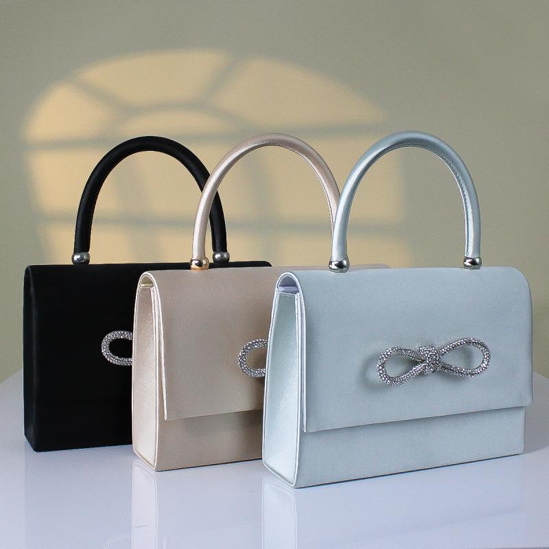 パーティーバッグ レディース 鞄 クラッチ ショルダー フォーマル チェーン マグネット フラップ 横型 スクエア 高級感 華やか きれいめ エレガント ポリエステル 春夏 ブラック ゴールド シルバー 結婚式 披露宴