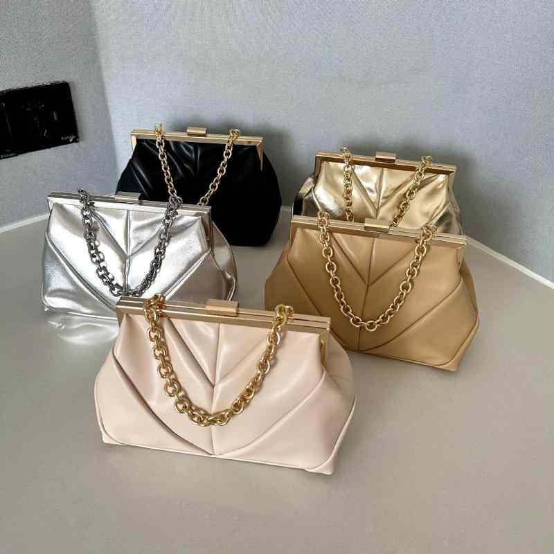 ハンドバッグ レディース クラッチ 鞄 チェーン 合成皮革 フェイクレザー ギャザー 結婚式 パーティー チャイナドレス フォーマル セレモニー 高級感 ソフト ロック式 軽量 ブラック アプリコット ゴールド 秋冬