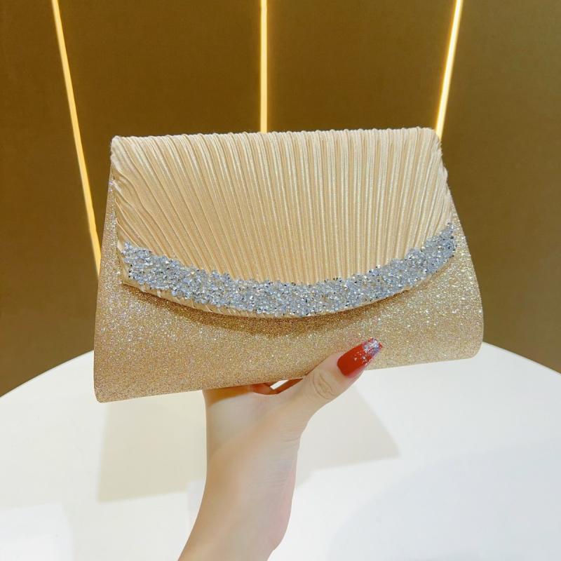 クラッチバッグ レディース 上品 披露宴 二次会 結婚式 春夏 ポリエステル 高級感 プリーツ ラインストーン ビジュー スパンコール 華やか ショルダー 手持ち 斜めがけ ミニ 横型 マグネット スマホ ゴールド ブラック シルバー