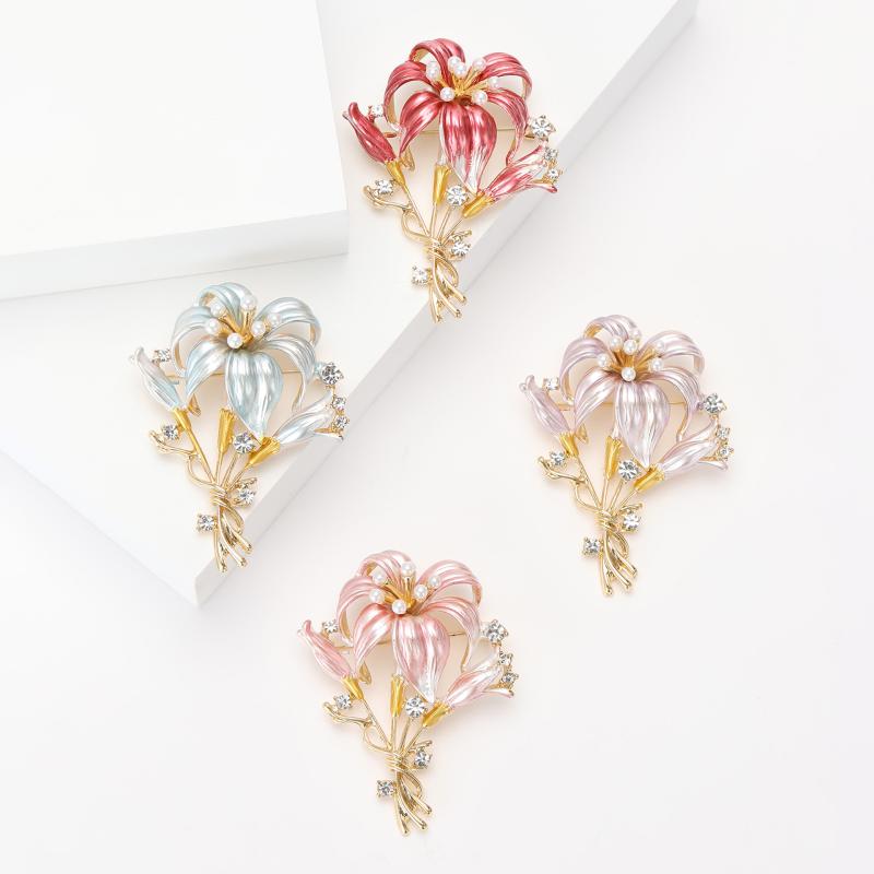 ブローチ レディース 百合 ユリ 花束 フラワー コサージュ 胸飾り 襟ピン アクセサリー 合金 エナメル 上品 エレガント きれいめ 高級感 シンプル おしゃれ 通勤 フォーマル 結婚式 ブルー ピンク パープル 春夏