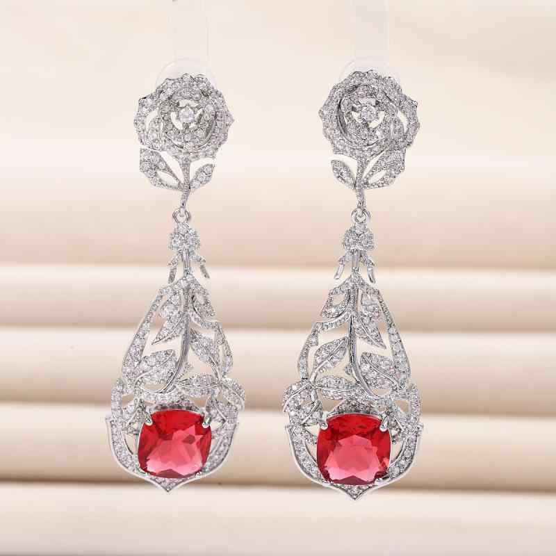 Rubellite - ピアス レディース ロング 耳飾り アクセサリー 花 フラワー モチーフ 揺れる エレガント 上品 高級感 ジルコニア 輝き キラキラ 銅 合金 秋冬 レッド グリーン パーティー 結婚式 通勤 おしゃれ 華やか 大人 綺麗