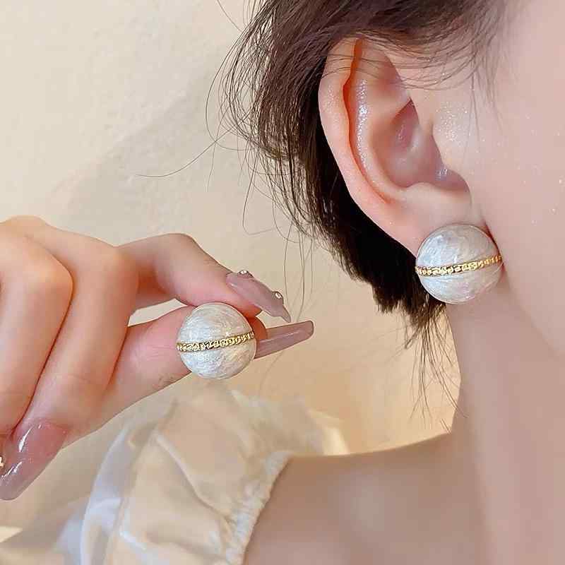 Rubellite - ピアス レディース 小さめ 豆 スタッド アクセサリー ジュエリー シンプル 高級感 幾何学 合金 電気メッキ加工 カジュアル 通勤 普段使い お呼ばれ 秋冬 大人 かわいい ゴールド シルバー 華奢 上品 オフィス 耳飾り ファッショ