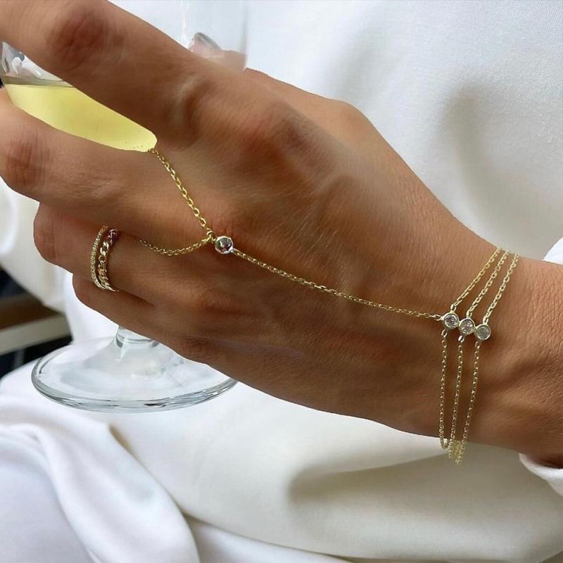 Indian Jewelry - フィンガーブレスレット レディース 指輪 手元飾り ラインストーン ジルコニア 多層 メッシュ 幾何学 電気メッキ加工 シンプル トレンド アクセサリー 高級感 通勤 普段使い パーティー 銀 金 ローズゴールド 春夏