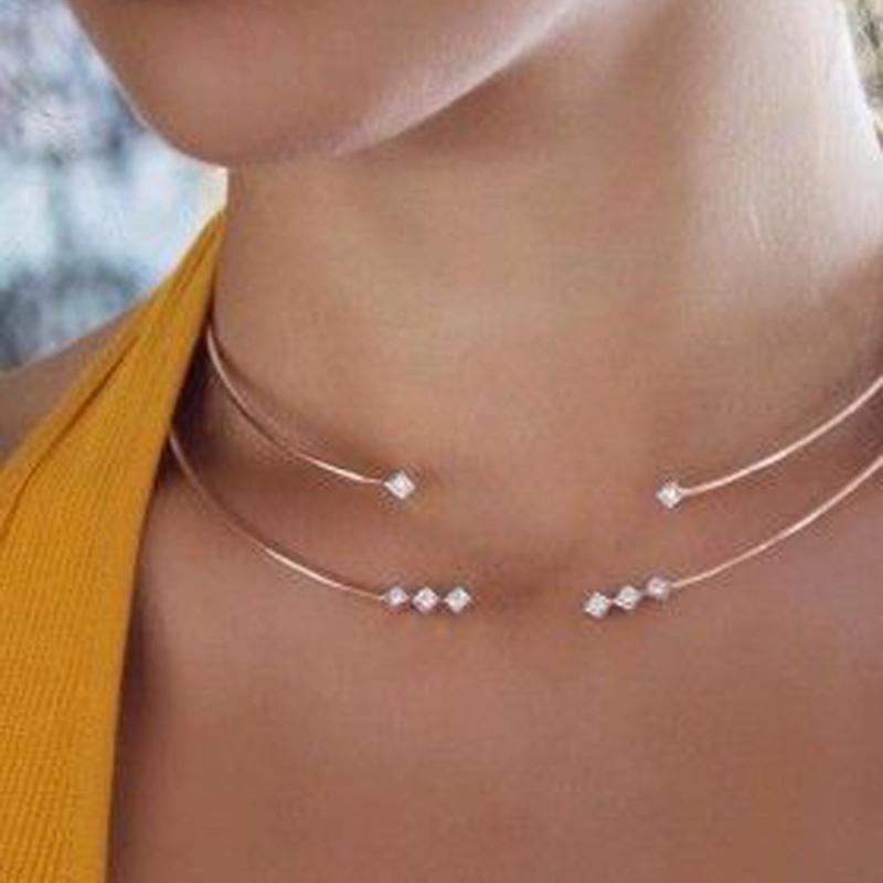 ネックレス レディース チョーカー 首飾り ラインストーン ビジュー 幾何学 サークル 切り替え スネークチェーン 重ね付け ペンダント ゴールド シルバー 高級感 きれいめ 上品 華奢 オフィス 通勤 普段使い 秋冬