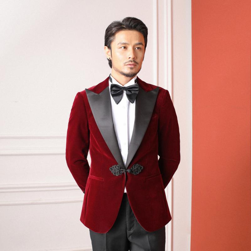 ・スタイル: ライトビジネス・前立て: シングル1つボタン・主な素材: アセテート 80%、化学繊維混紡・襟の: ピークドラペル・ベント: サイドベンツ・シルエット: スリム・生地の厚さ: 普通・着用シーン: カジュアル・仕立て: ハーフキャンバス・カラー展開: ワインレッド（単品）、ワインレッド（セットアップ）・サイズ展開: S, M, L, XL, XXL, XXXL