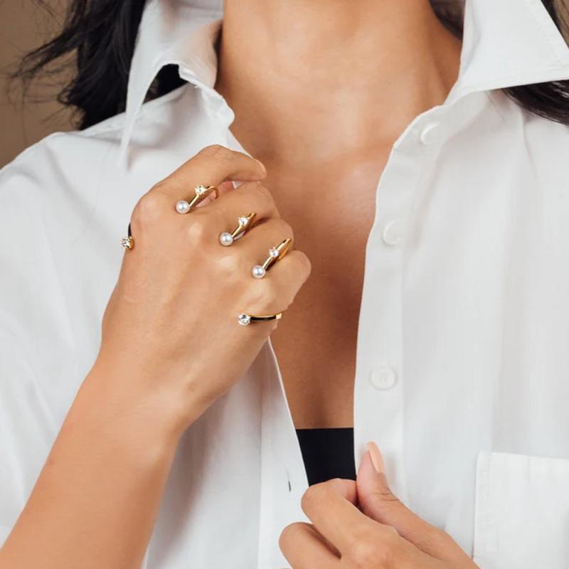 ブレスレット レディース バングル 腕輪 ラインストーン ジルコニア パール 幾何学 モチーフ 欧米風 高級感 シンプル 電気メッキ加工 華奢 小ぶり 通勤 普段使い 春夏 アクセサリー シルバー ゴールド ジュエリー ファッション