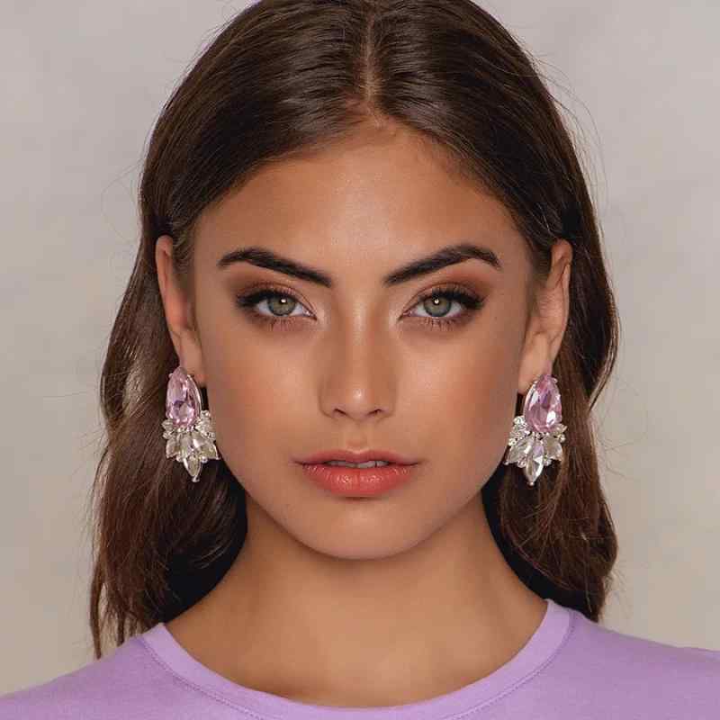 ピアス レディース スタッドピアス ジュエリー ピンク シルバー ゴールド ジルコニア ラインストーン 幾何学模様 円形 サークル 電気メッキ加工 秋冬 高級感 おしゃれ かわいい 華奢 通勤 普段使い お呼ばれ ファッション 耳飾り