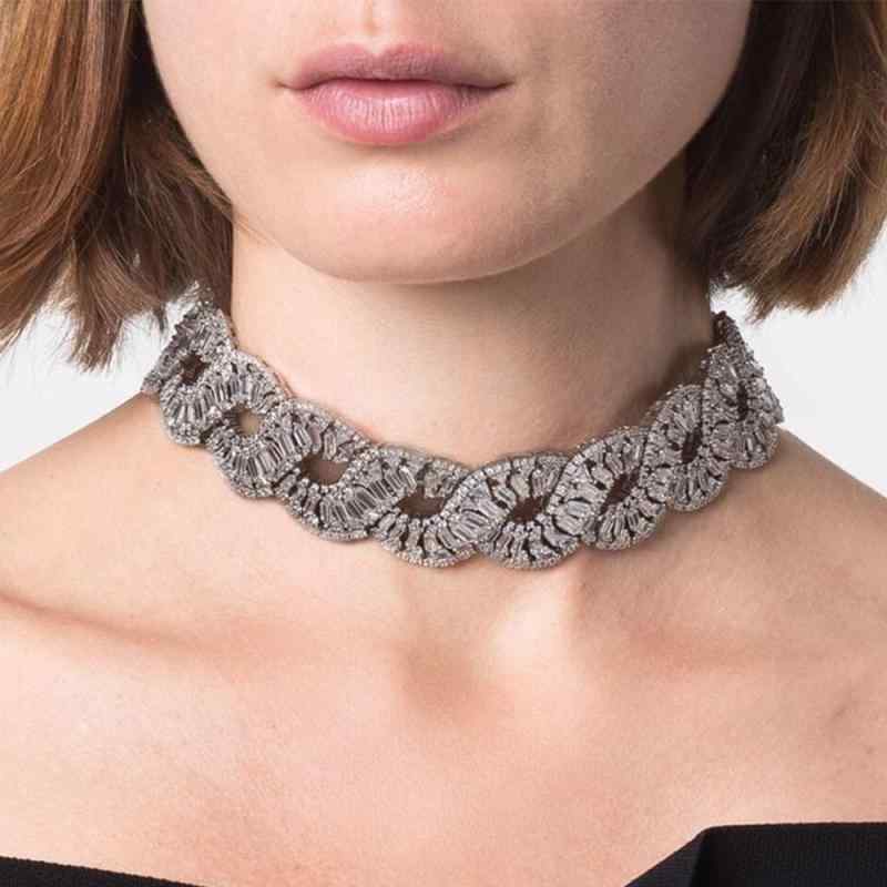 ネックレス レディース チョーカー ラインストーン ジルコニア 電気メッキ加工 クロス ツイスト 幾何学模様 鎖骨チェーン キラキラ 華やか ゴージャス パーティー お呼ばれ 結婚式 欧米風 シルバー ゴールド 春夏