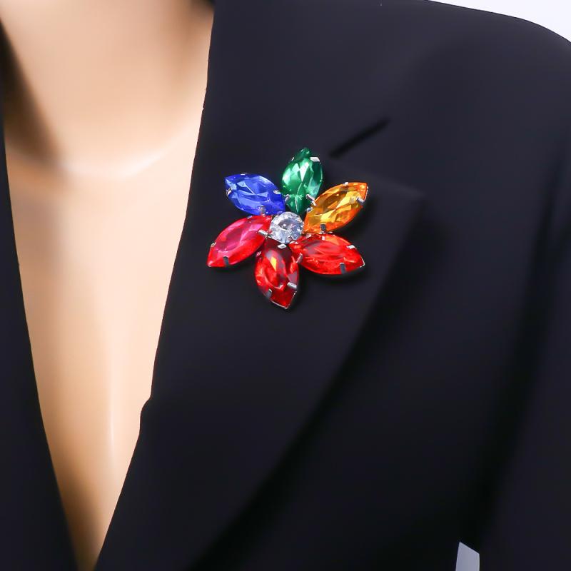 Hawaiian Jewelry - ブローチ レディース コサージュ アクセサリー 花 フラワー カラフル ラインストーン ジルコニア クリスタル 高級感 エレガント 上品 きれいめ フォーマル 通勤 結婚式 春夏 電気メッキ加工 シルバー ゴールド