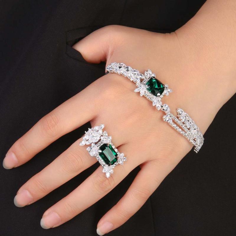 ブレスレット レディース バングル 腕輪 ジルコニア グリーン シルバー ゴールド 幾何学 フリーサイズ サイズ調整 重ね付け 電気メッキ加工 個性的 インスタ映え 春夏 高級感 おしゃれ かわいい 普段使い パーティー