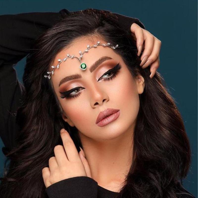 カチューシャ レディース ヘアバンド ヘッドドレス ティアラ 髪飾り ブライダル ウェディング 結婚式 ..