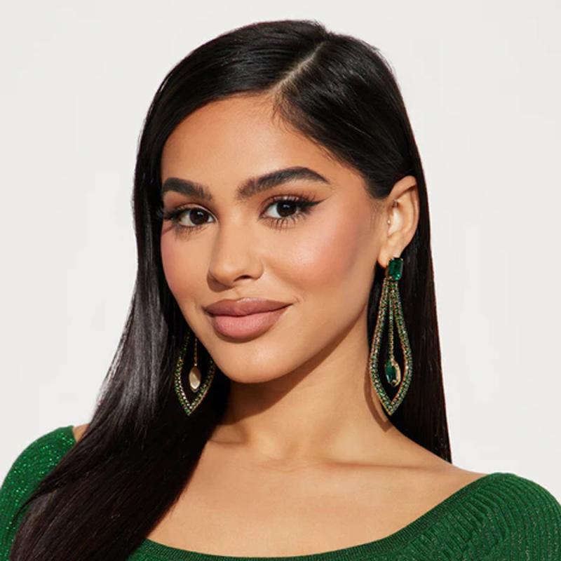 ピアス レディース 耳飾り アクセサリー しずく 水滴型 ドロップ ラインストーン 欧米風 レトロ フレンチ 高級感 キラキラ 電気メッキ加工 通勤 普段使い 結婚式 秋冬 ゴールド シルバー グリーン