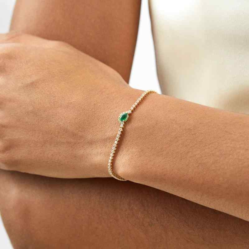 ブレスレット レディース バングル エメラルド シルバー ゴールド クリスタル ジルコニア しずく型 オーバル 楕円 ヴィンテージ風風 キラキラ シンプル 上品 エレガント 高級感 アクセサリー 通勤 オフィス 普段使い