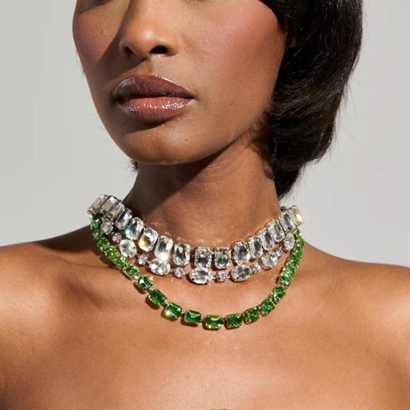 ネックレス レディース ペンダント アクセサリー チョーカー 重ね付け 多層 幾何学 大ぶり 華やか ゴージャス 高級感 ジルコニア ラインストーン 電気メッキ加工 パーティー 結婚式 二次会 ゴールド シルバー