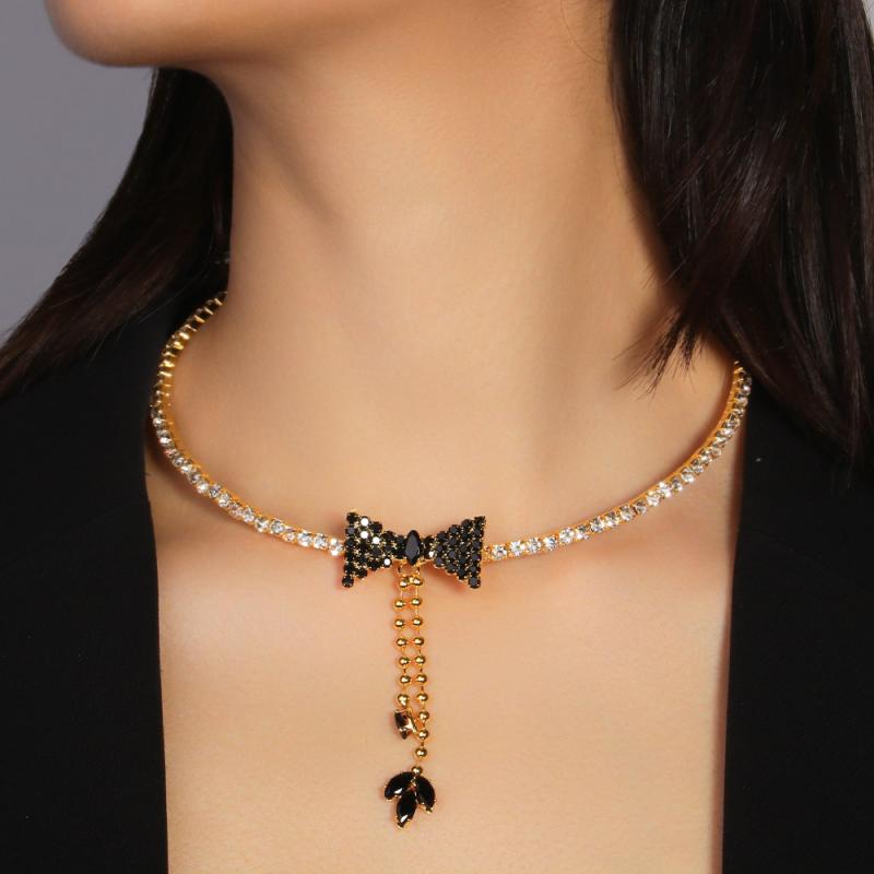 チョーカー レディース リボン ペンダント ネックレス ラインストーン パール ゴールド シルバー シンプル かわいい 高級感 普段使い 通勤 パーティー 春夏 アクセサリー ジュエリー 華奢 エレガント 電気メッキ加工