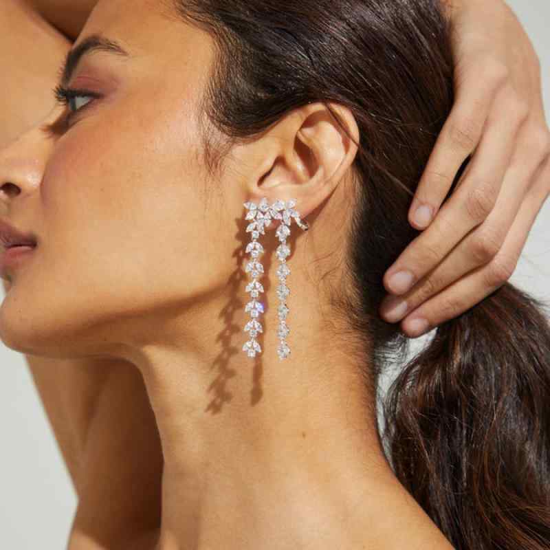 ピアス レディース ロング 揺れる モミジ リーフ 葉 ジルコニア 電気メッキ加工 森ガール フェミニン 清楚 シルバー ゴールド メープル フリンジ イヤーアクセサリー 秋冬 上品 大人 きれいめ お呼ばれ 華奢 高級感