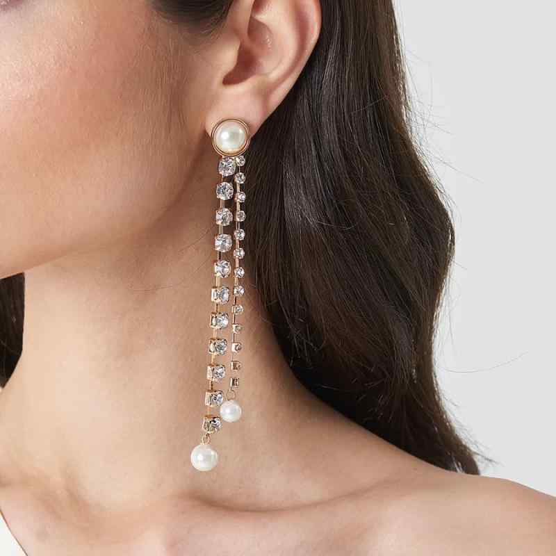 ピアス レディース パール 揺れる ロング タッセル ジルコニア ラインストーン 耳飾り シンプル 大人 ..