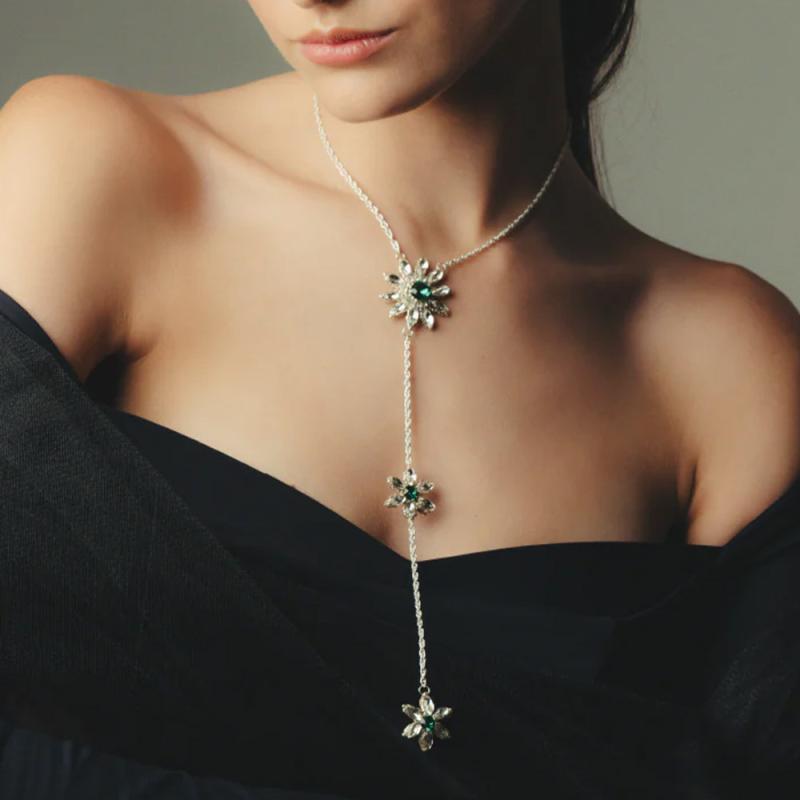 ネックレス レディース ヒマワリ 向日葵 ラインストーン ビジュー タッセル 電気メッキ加工 シルバー ゴールド 緑 シンプル ジュエリー アクセサリー 春夏 通勤 普段使い きれいめ 上品 華やか 鎖骨チェーン