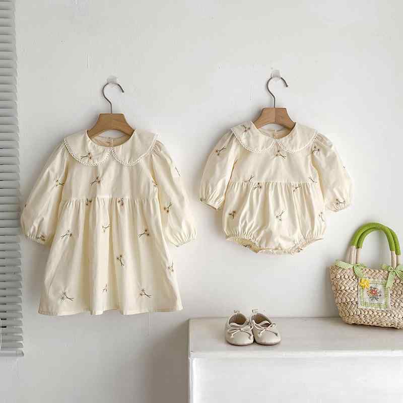 ワンピース 女の子 ベビー キッズ 子供服 女の子 長袖 刺繍 花柄 プリンセス Aライン ロンパース カバーオール ボディスーツ 春夏 柔らかい 綿 コットン 敏感肌 快適 通気性 姉妹 お揃い コーデ アプリコット グリーン 普段使い お出かけ お祝い