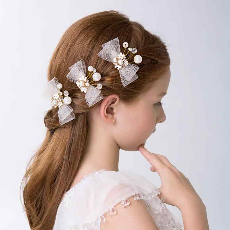 ・カテゴリ: ヘアアクセサリー、ヘアクリップ、ヘアピン・対象: 子供・対象年齢: 0歳以上・素材: パール、水晶・モチーフ: リボン・要素: パール、メッシュ・テイスト: 欧米風・加工方法: ハンドメイド・ギフトシーン: 記念品