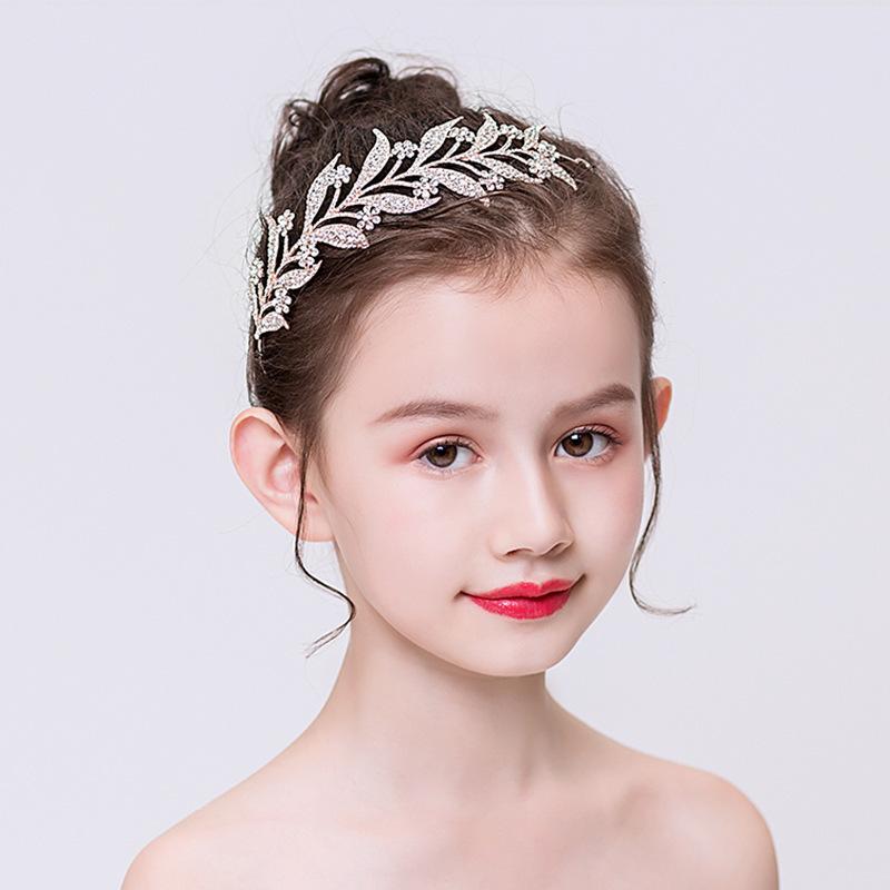 ヘアアクセサリー キッズ 女の子 王冠 ティアラ カチューシャ 髪飾り 発表会 結婚式 パーティー ローズゴールド 白 ラインストーン ジルコニア リーフ 花 フラワー プリンセス 高級感 かわいい 春夏 キラキラ 電気メッキ加工