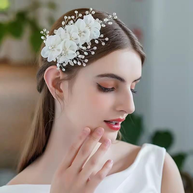 ヘアアクセサリー レディース ヘアクリップ 髪飾り ヘッドドレス ウェディング ブライダル 花 フラワー チュール レース 白 ハンドメイド 結婚式 披露宴 パーティー サイドクリップ 上品 華やか フェミニン バレッタ