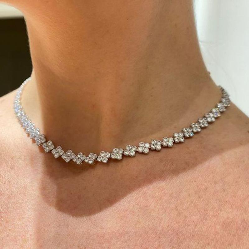 ネックレス レディース アクセサリー 菱形 ひし形 ジオメトリック 幾何学 変形 高級感 クリスタル ラインストーン ジルコニア 電気メッキ加工 スネークチェーン シンプル シルバー ゴールド 通勤 オフィス 普段使い 秋冬 大人 きれいめ 上品