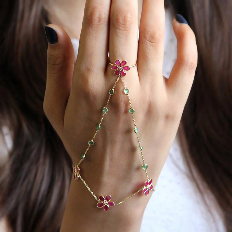 ブレスレット レディース フィンガーブレスレット リングブレスレット 腕輪 指輪 連結 一体型 花 フラワー ジルコニア ラインストーン ビジュー 電気メッキ加工 シルバー ゴールド 春夏 高級感 おしゃれ かわいい 個性的 欧米風 通勤 普段使い パー